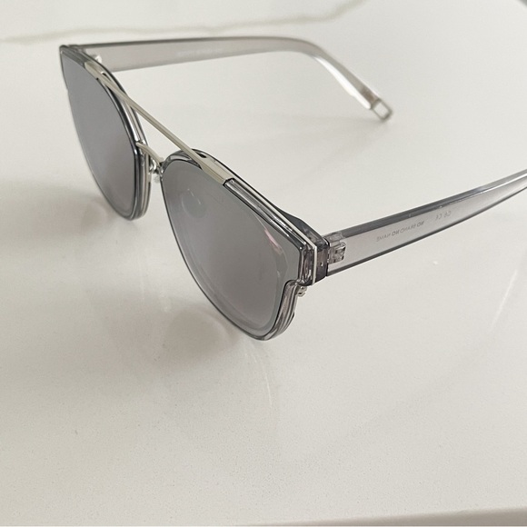 Silver Mirrored Sunglasses - Picture 4 of 9